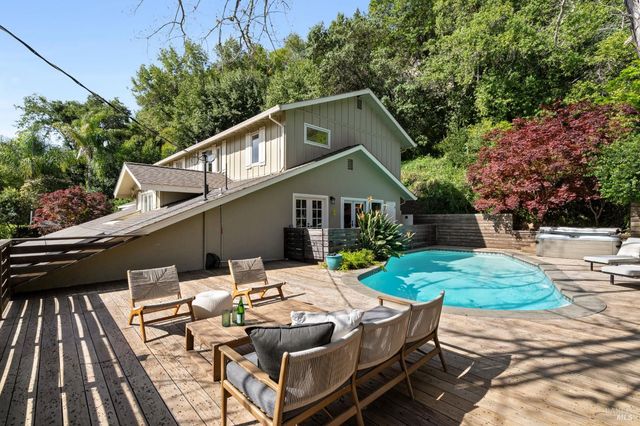 21 Hillside Ave, Kentfield, CA 94904