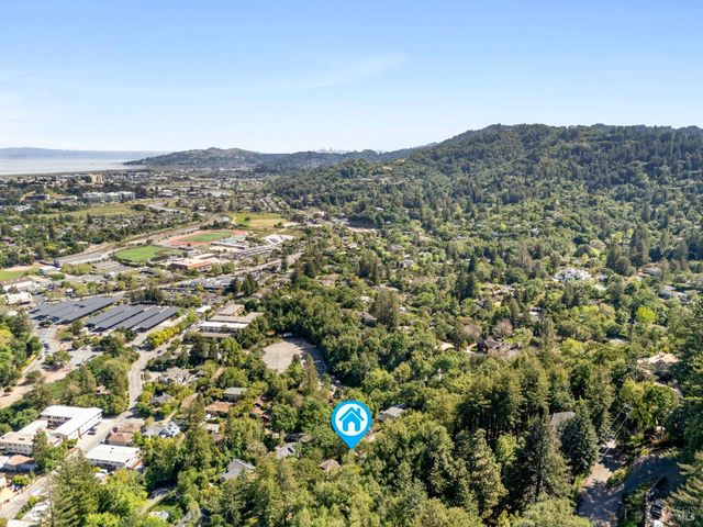 21 Hillside Ave, Kentfield, CA 94904
