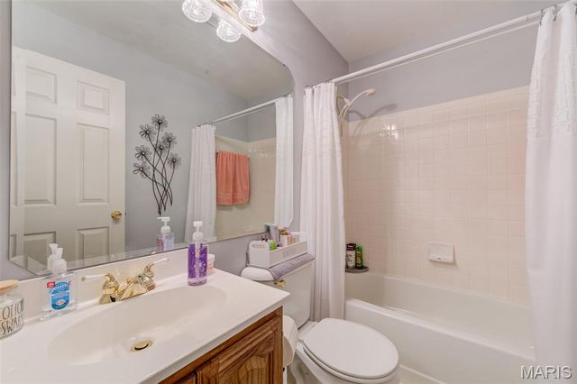 128 Universal Drive, St Peters, MO 63376