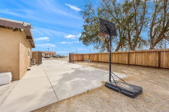 1050 San Diego Avenue, Thermal, CA 92274