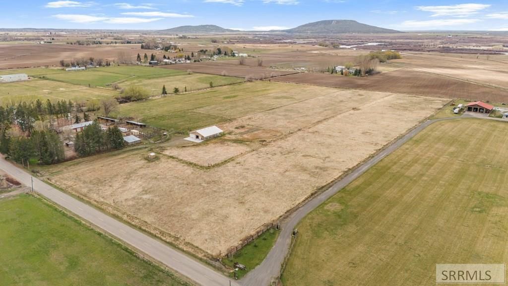 Image 4 of property listing at 645 S 5500 W, Rexburg, ID 83440