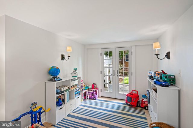 3916 BLACKTHORN ST, Chevy Chase, MD 20815