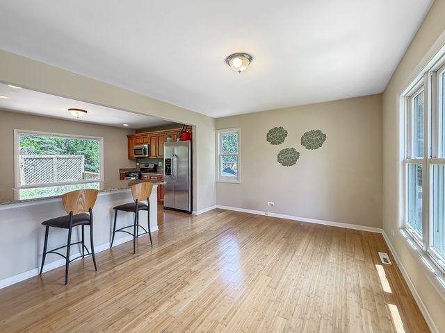 2110 Fairview Avenue, Fox River Grove, IL 60021