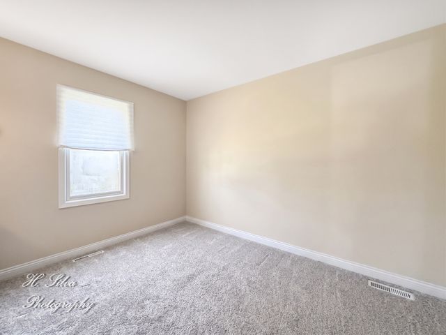 2110 Fairview Avenue, Fox River Grove, IL 60021