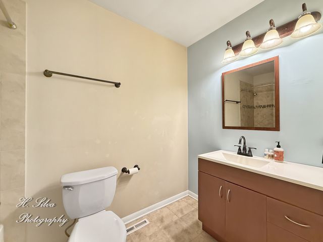 2110 Fairview Avenue, Fox River Grove, IL 60021