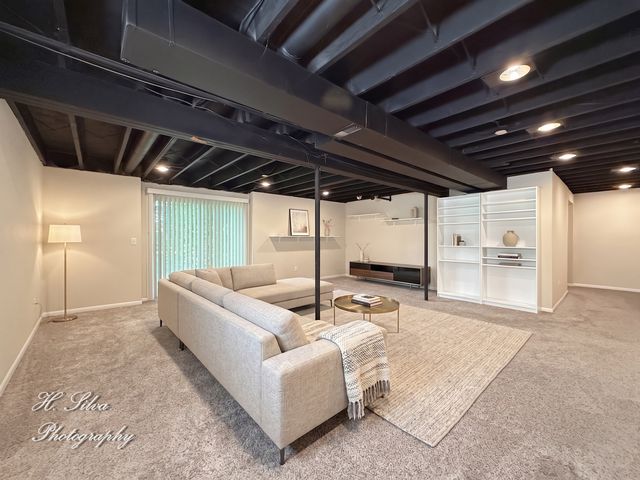 2110 Fairview Avenue, Fox River Grove, IL 60021