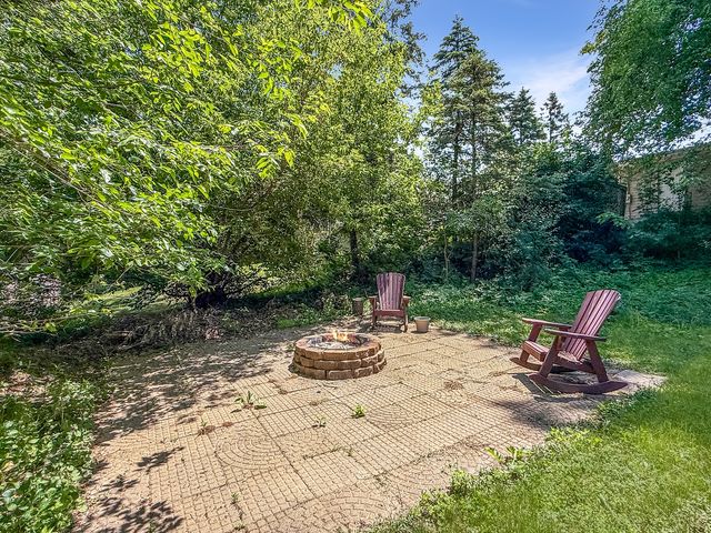 2110 Fairview Avenue, Fox River Grove, IL 60021