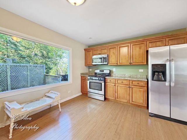 2110 Fairview Avenue, Fox River Grove, IL 60021