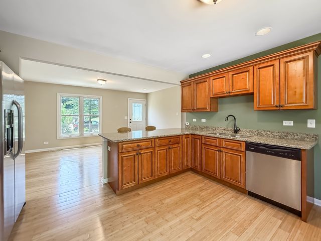2110 Fairview Avenue, Fox River Grove, IL 60021