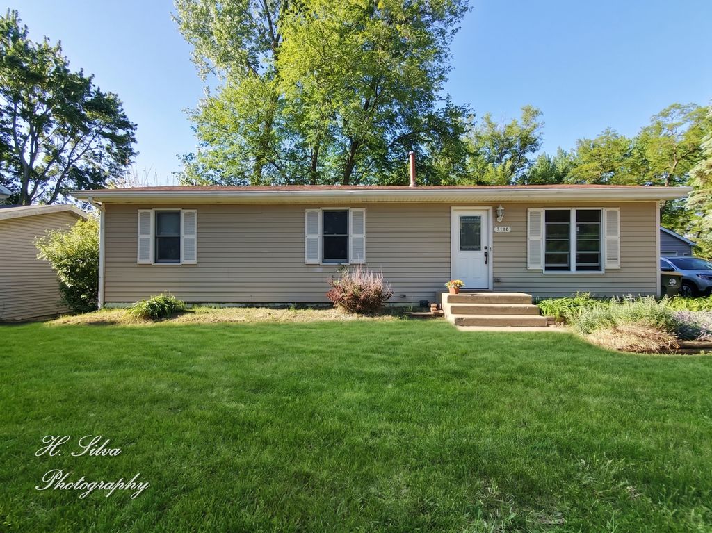 2110 Fairview Avenue, Fox River Grove, IL 60021