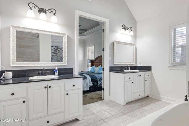 101 Cane Creek Drive, Broussard, LA 70518