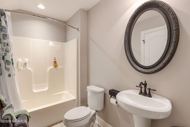 101 Cane Creek Drive, Broussard, LA 70518