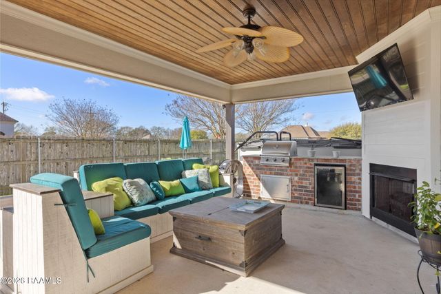 101 Cane Creek Drive, Broussard, LA 70518