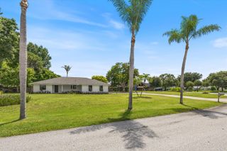 621 NE Town Terrace, Jensen Beach, FL 34957