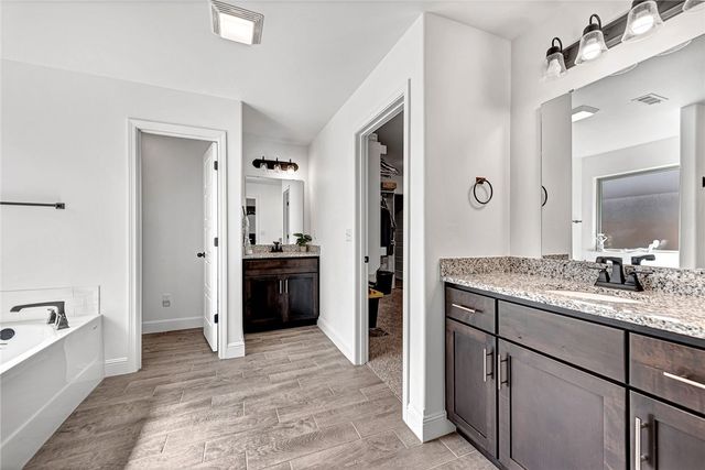 412 NW 62nd Avenue, Bentonville, AR 72713