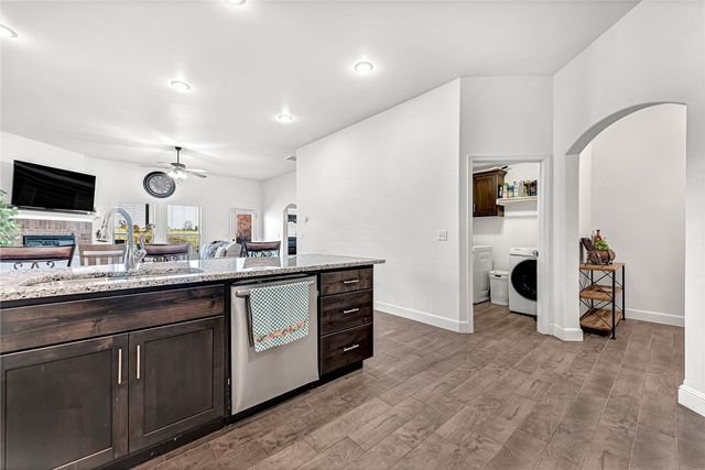 412 NW 62nd Avenue, Bentonville, AR 72713