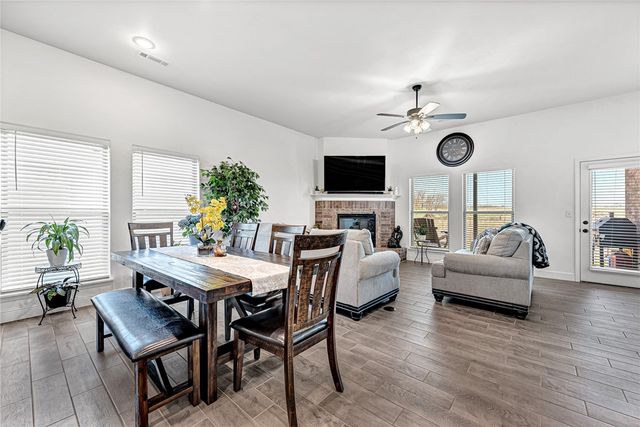 412 NW 62nd Avenue, Bentonville, AR 72713