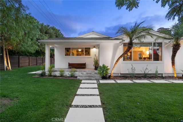 299 Mesa Drive, Costa Mesa, CA 92627
