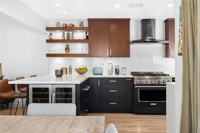 299 Mesa Drive, Costa Mesa, CA 92627