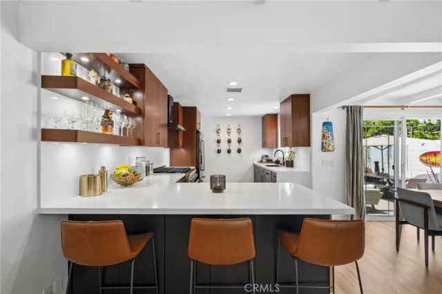299 Mesa Drive, Costa Mesa, CA 92627