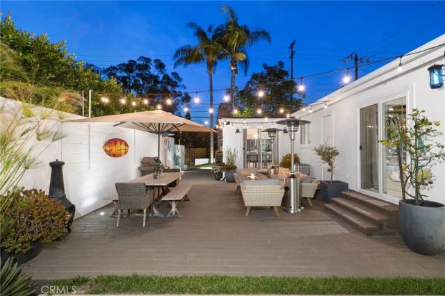 299 Mesa Drive, Costa Mesa, CA 92627