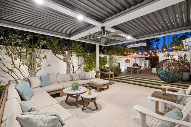 299 Mesa Drive, Costa Mesa, CA 92627