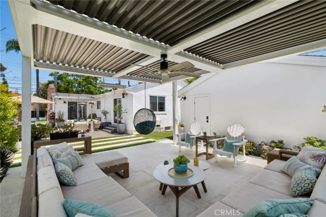 299 Mesa Drive, Costa Mesa, CA 92627