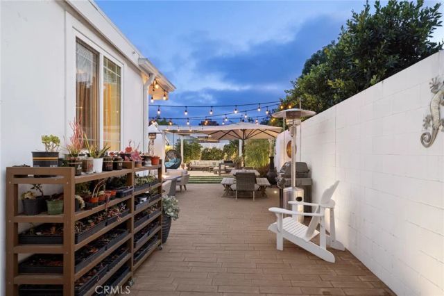 299 Mesa Drive, Costa Mesa, CA 92627