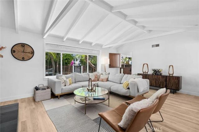 299 Mesa Drive, Costa Mesa, CA 92627