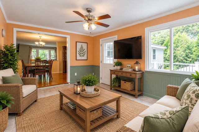 72 Hovey Road, Londonderry, NH 03053