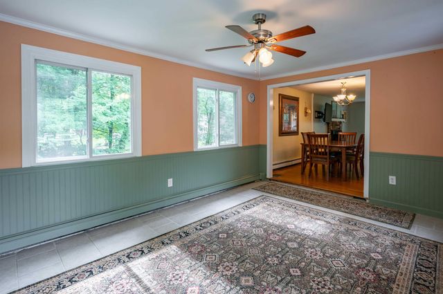 72 Hovey Road, Londonderry, NH 03053