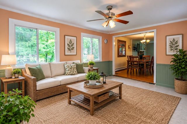 72 Hovey Road, Londonderry, NH 03053
