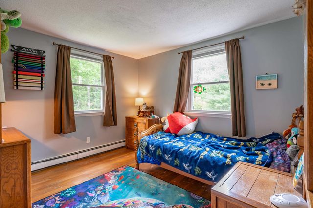 72 Hovey Road, Londonderry, NH 03053