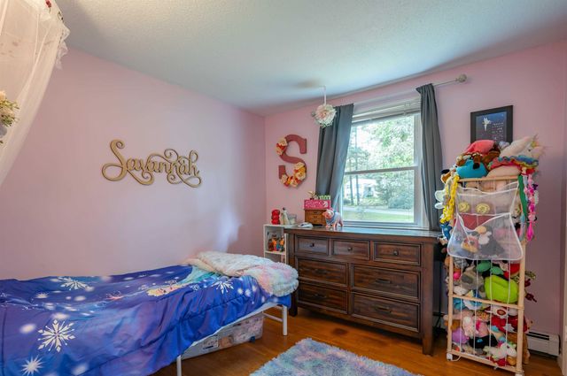 72 Hovey Road, Londonderry, NH 03053