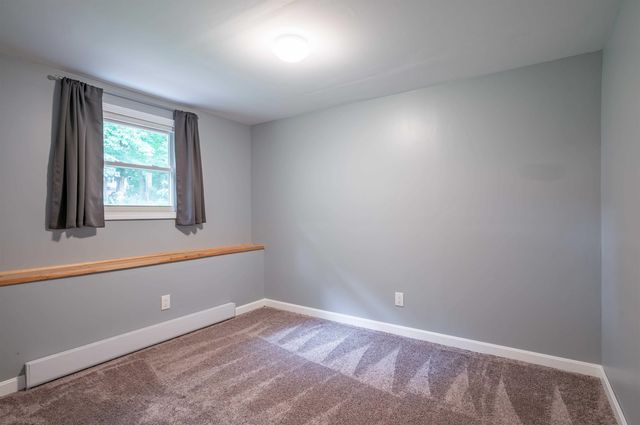 72 Hovey Road, Londonderry, NH 03053