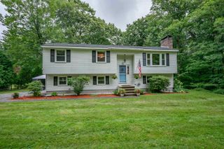 72 Hovey Road, Londonderry, NH 03053