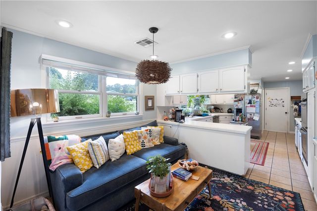 214 N Shore Drive, Russellville, AR 72802