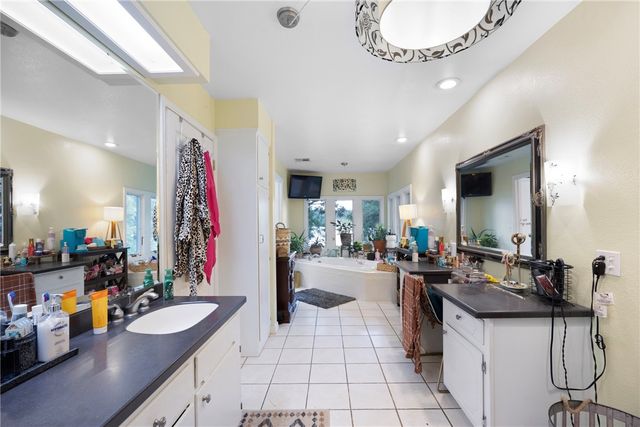 214 N Shore Drive, Russellville, AR 72802