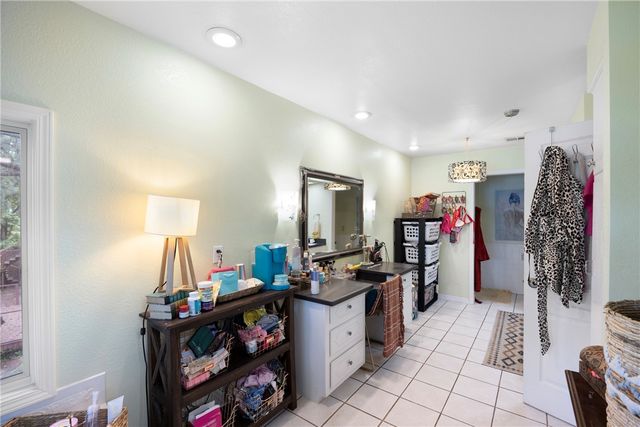 214 N Shore Drive, Russellville, AR 72802