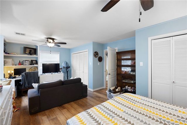 214 N Shore Drive, Russellville, AR 72802