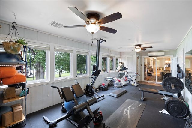 214 N Shore Drive, Russellville, AR 72802