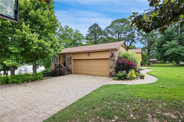 214 N Shore Drive, Russellville, AR 72802