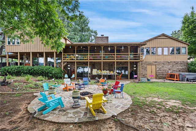 214 N Shore Drive, Russellville, AR 72802