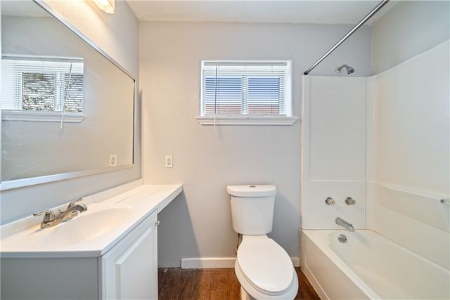 901 Furman Ave E, Corpus Christi, TX 78404