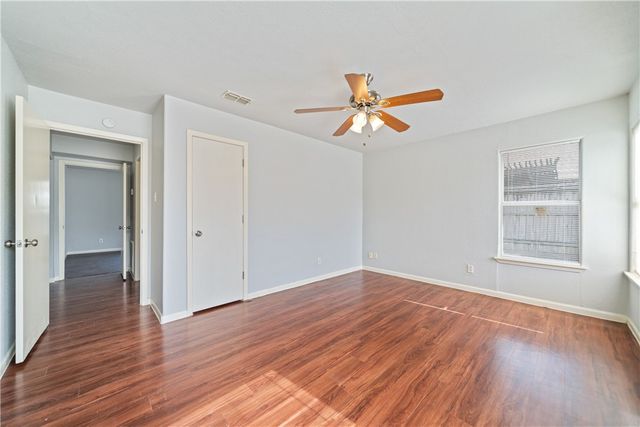 901 Furman Ave E, Corpus Christi, TX 78404