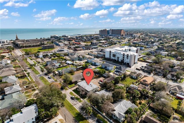 901 Furman Ave E, Corpus Christi, TX 78404