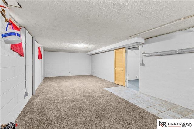 4548 Lowell Avenue, Lincoln, NE 68506