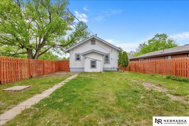 4548 Lowell Avenue, Lincoln, NE 68506