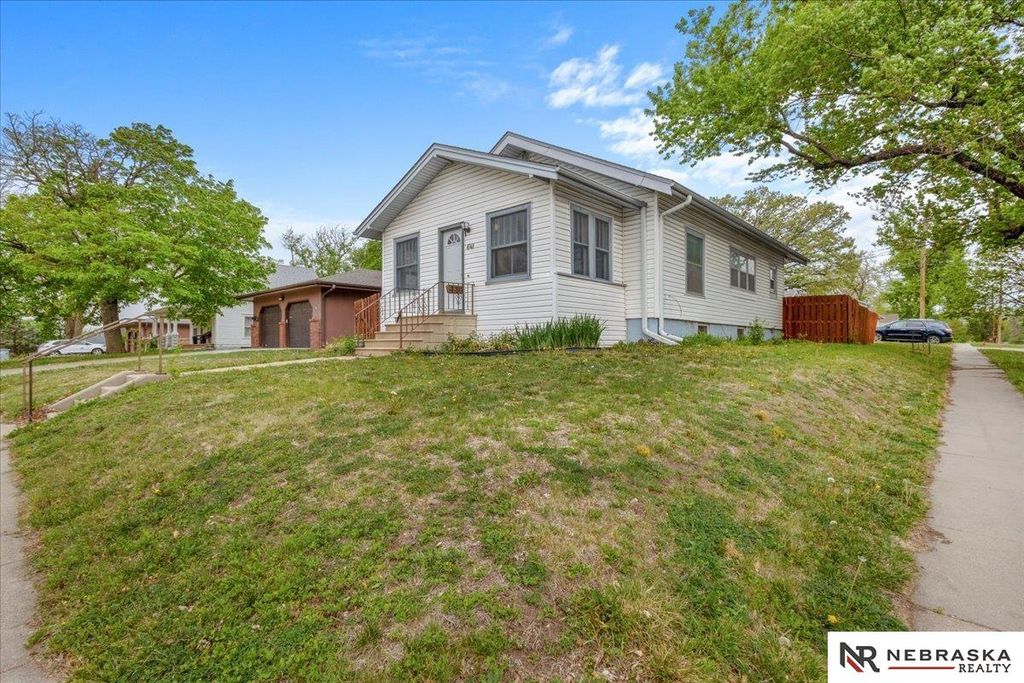 4548 Lowell Avenue, Lincoln, NE 68506