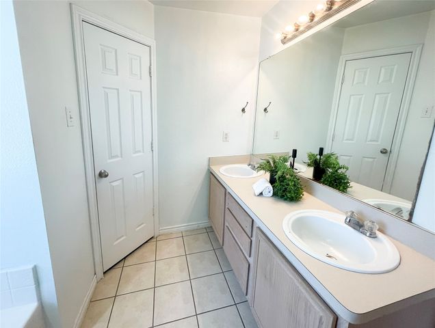 1110 Woodside Lane, Seagoville, TX 75159